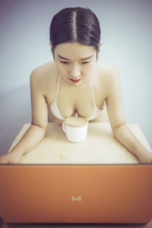 日本欧美黑人一区二区三区_BD国语日韩免费观看