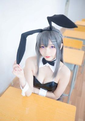 黄色美女在线_1080高清免费观看